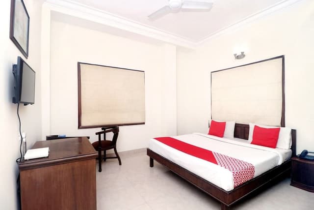 Deluxe Double or Twin Room, 1 King Bed