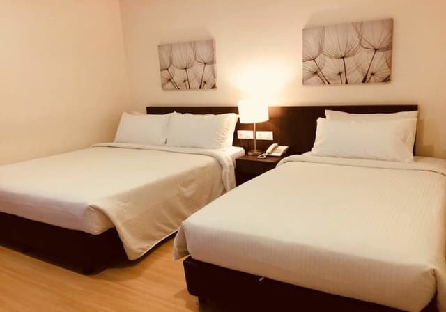 Deluxe Family Room