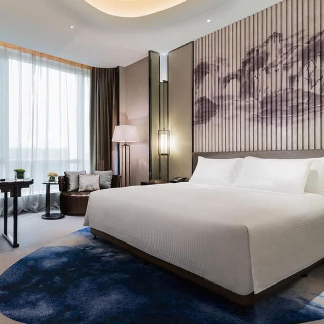 Deluxe King Room