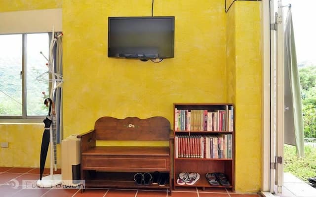 Double Room, 1 King Bed (B)