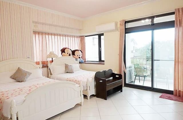 Deluxe Quadruple Room, 2 Double Beds, Non Smoking, Courtyard View