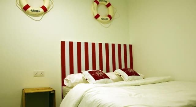 Private Queen Bed With Shared Bathroom