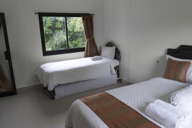 Standard Quadruple Room, Multiple Beds, Garden View