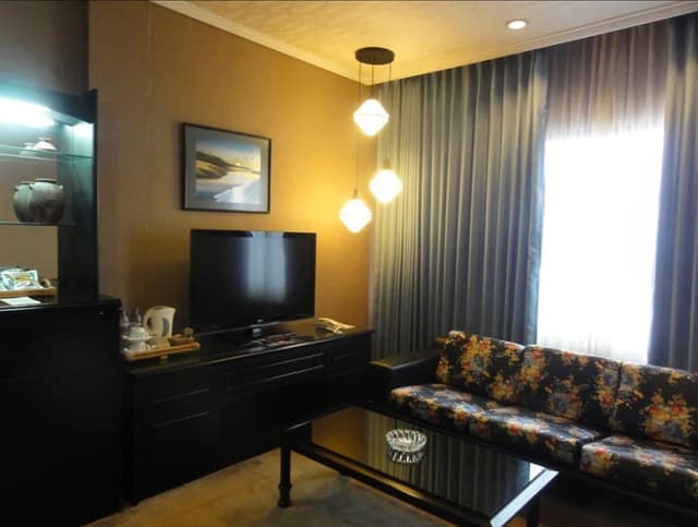 Executive Suite