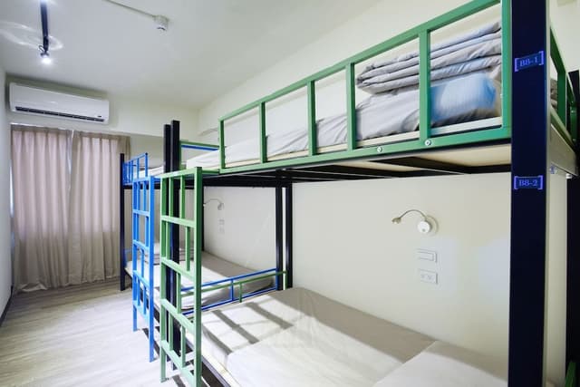 Deluxe Shared Dormitory, Women only
