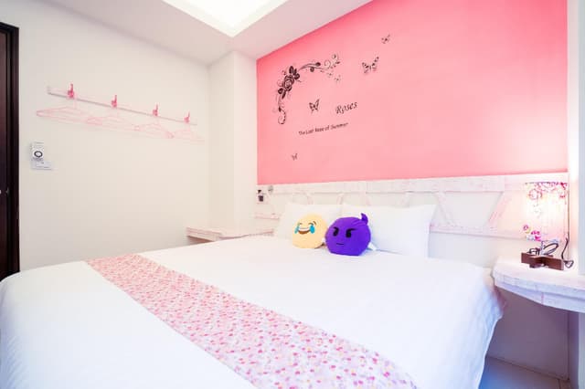 Double King Room - Non-Smoking
