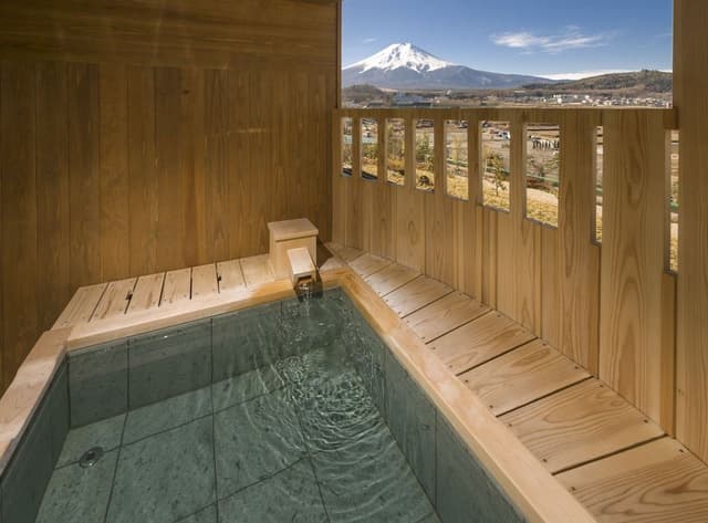 Fukuchi B Japanese Western Room with Open Air Bath, Mt. Fuji View [With Yamanshi Wine Lounge Access]