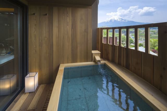 Mizuho Western Room with Open Air Bath, Mt. Fuji View [With Yamanshi Wine Lounge Access]