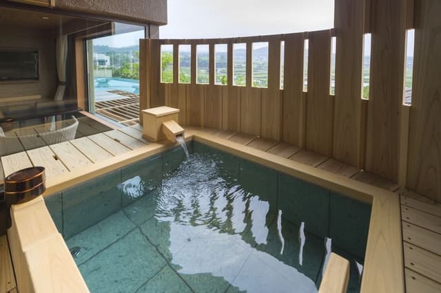 Asumi B Western Room with Open Air Bath, Mt. Fuji View [With Yamanshi Wine Lounge Access]