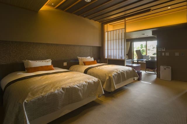 Asumi A Western Room with Open Air Bath, Mt. Fuji View [With Yamanshi Wine Lounge Access]