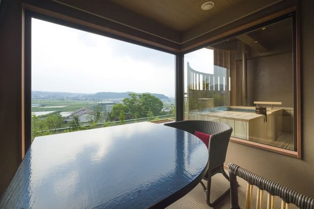 Asumi B Western Room with Open Air Bath, Mt. Fuji View [With Yamanshi Wine Lounge Access]