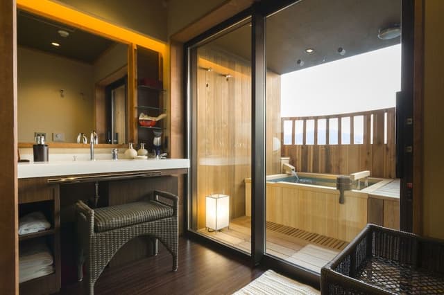 Mizuho Western Room with Open Air Bath, Mt. Fuji View [With Yamanshi Wine Lounge Access]