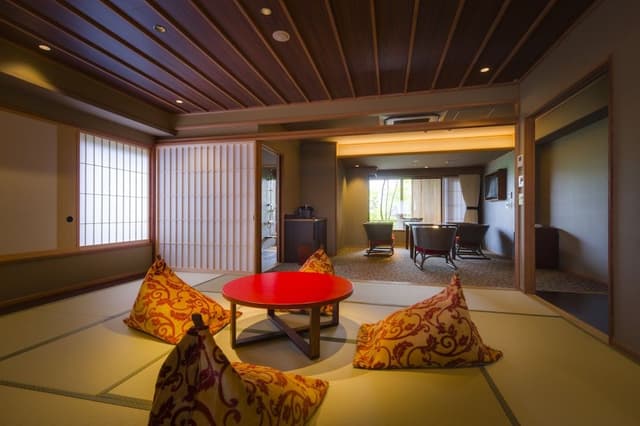 Fukuchi A Japanese Western Room with Open Air Bath, Mt. Fuji View [With Yamanshi Wine Lounge Access]