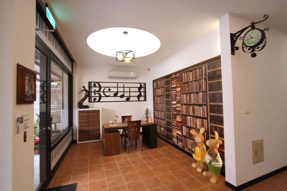 Pianist Homestay
