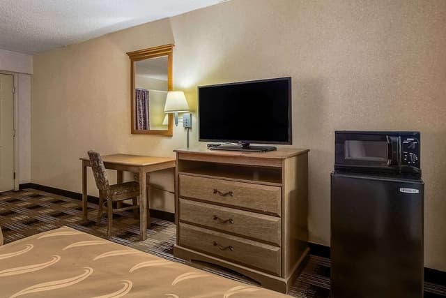 Standard Room, 2 Queen Beds, Non Smoking