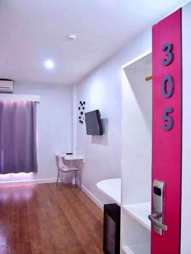 Standard, 2 Twin Beds, Non Smoking, City View