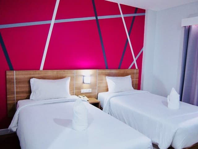 Standard, 2 Twin Beds, Non Smoking, City View