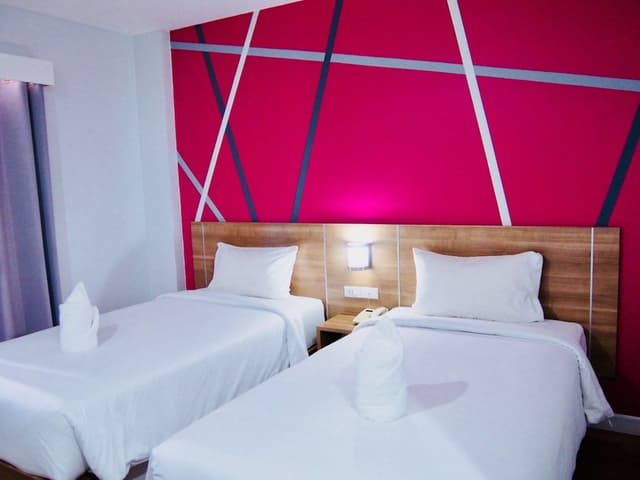 Standard, 2 Twin Beds, Non Smoking, City View