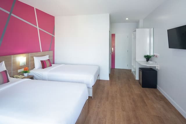 Standard, 2 Twin Beds, Non Smoking, City View