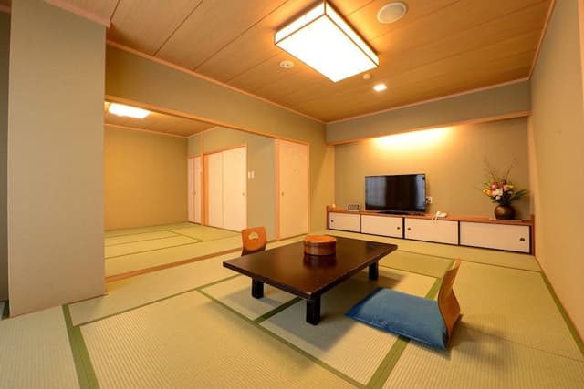 Traditional Room, Non Smoking (Please check in by 6 pm for Dinner)