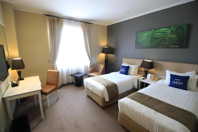 Deluxe (Twin beds)