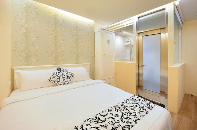 Standard Double Room, No Windows (no window)