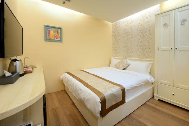 Standard Double Room, No Windows (no window)