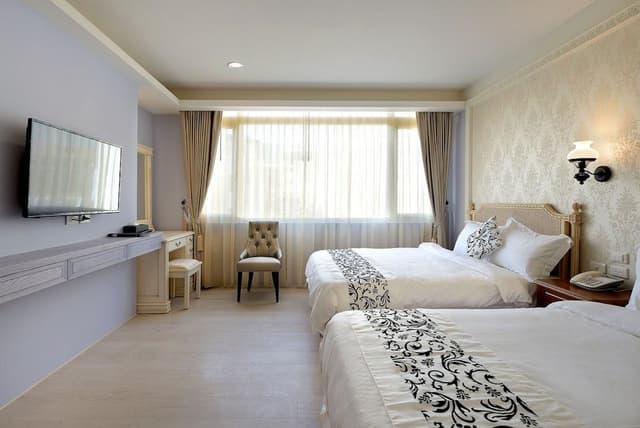 Classic Quadruple Room, Bathtub