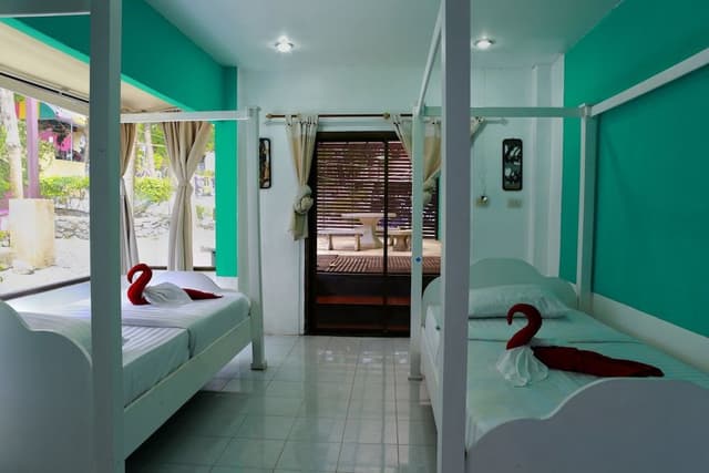 Family Room, Multiple Beds