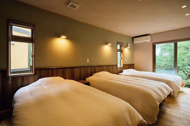 Executive Sakura Western Triple Room
