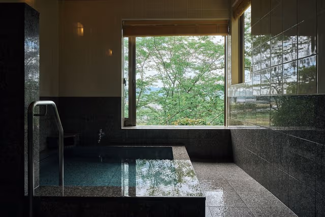 Executive Sakura Western Triple Room