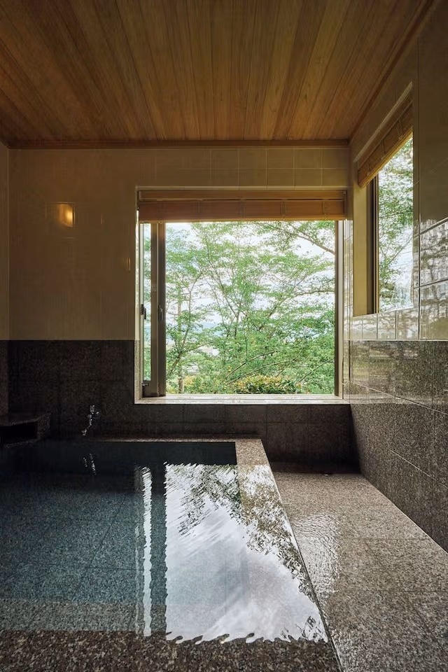 Executive Sakura Western Triple Room
