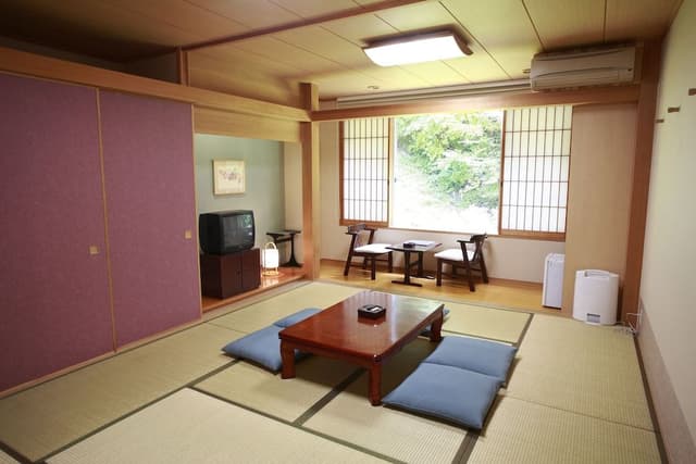 Traditional Room (Japanese-Style, 12 Tatami Matts)