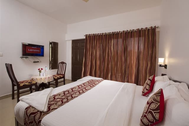 Deluxe Room, 1 King Bed
