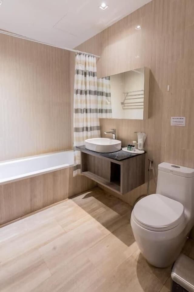 Deluxe Room, City View