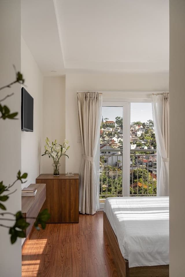 Deluxe Double Room, 1 King Bed, Mountain View