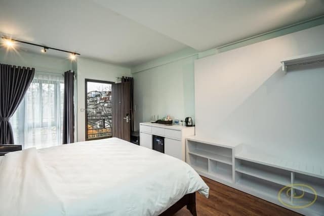 Spectacular Super King or Two Double Beds, Garden View
