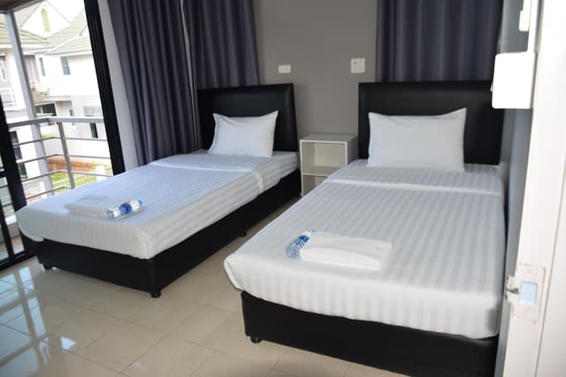 Twin Room with Shared Bathroom