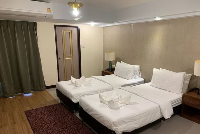 Deluxe Twin Room