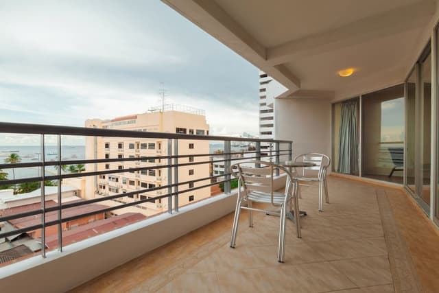 Suite, Sea View