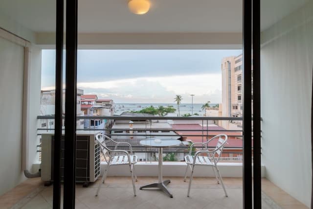 Grand Room, Sea View