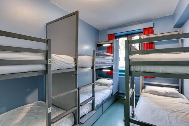 Bed in 4-6-bed Mixed Dorm, Shared Bathroom