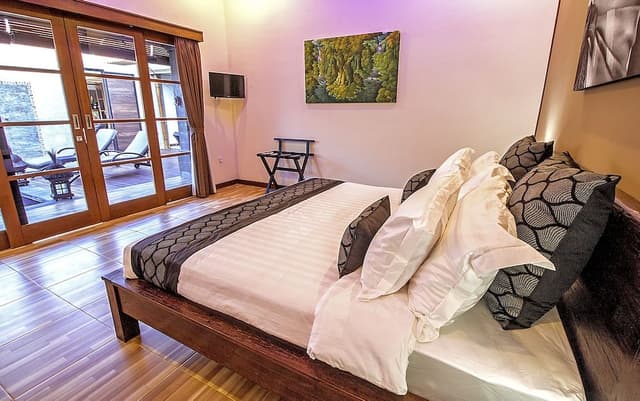 Luxury Villa, 3 Bedrooms, Garden and Pool View