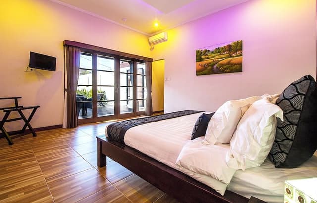 Luxury Villa, 3 Bedrooms, Garden and Pool View