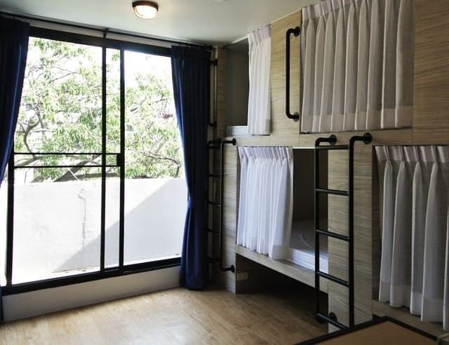 Capsule Double (Share Bathroom)