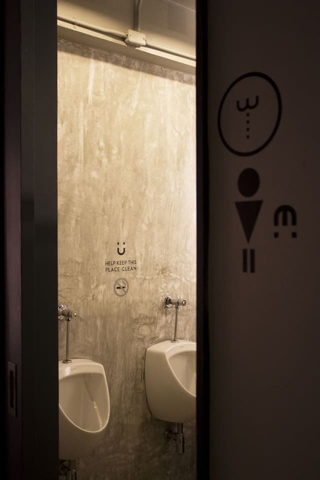 Mixed Dormitory (Share Bathroom)