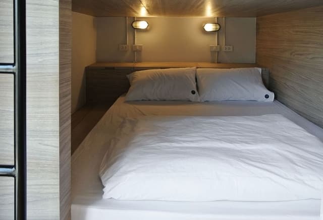 Capsule Double (Share Bathroom)