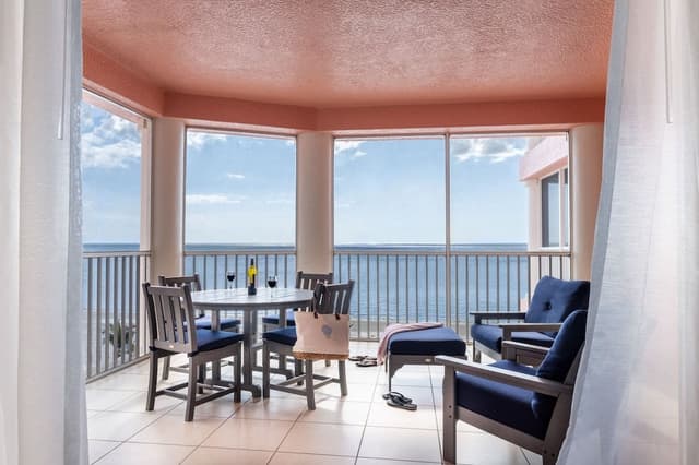 1 Bedroom Captiva Villa,1 King Bed