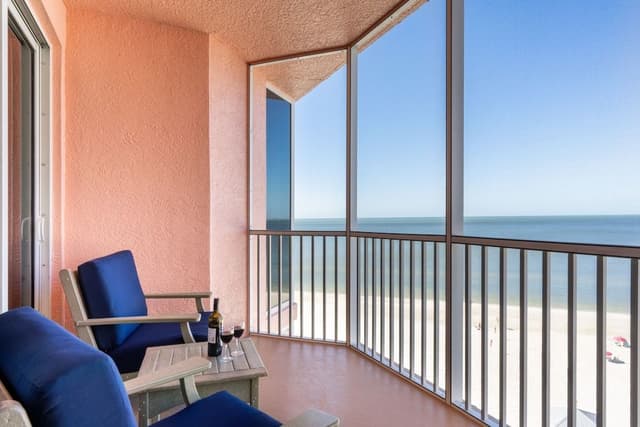 Condo, 2 Bedrooms (White Sands)