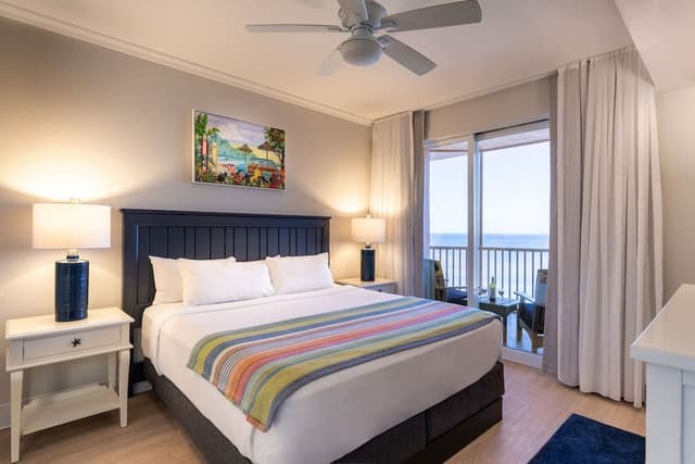 Condo, 2 Bedrooms (White Sands)